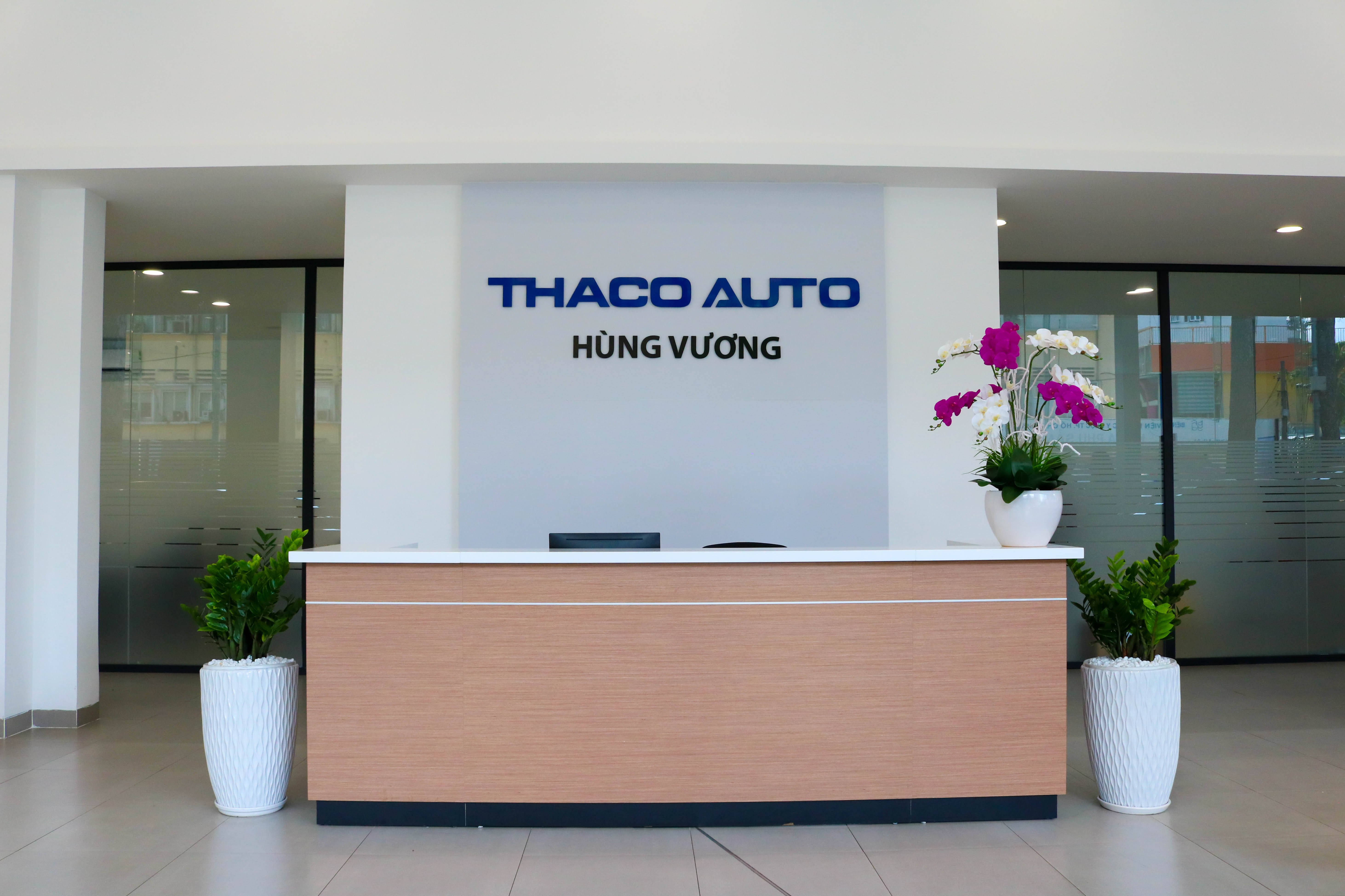 THACO AUTO là thương hiệu xe hơi nổi tiếng và được tin tưởng nhất tại Việt Nam. Hãy cùng chiêm ngưỡng những hình ảnh chất lượng cao về các dòng xe ấn tượng của THACO AUTO để hiểu tại sao thương hiệu này lại trở thành người bạn đồng hành đáng tin cậy của mọi người.