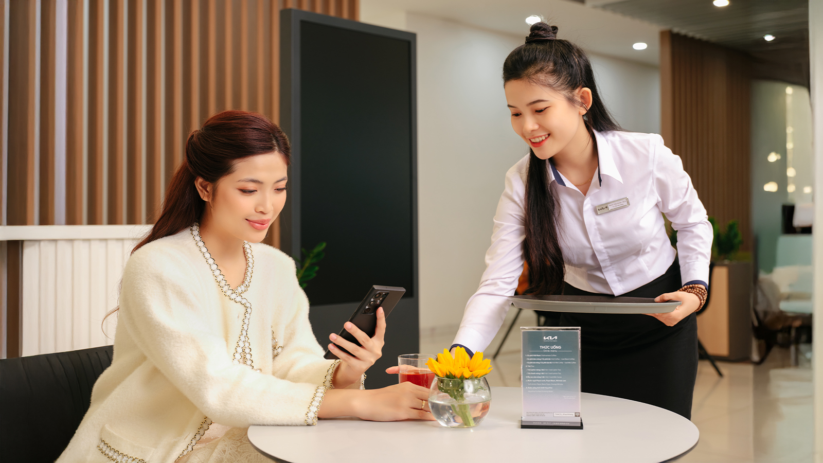 3.Dịch vụ chăm sóc khách hàng tại THACO AUTO luôn chuyên nghiệp và chỉn chu-web