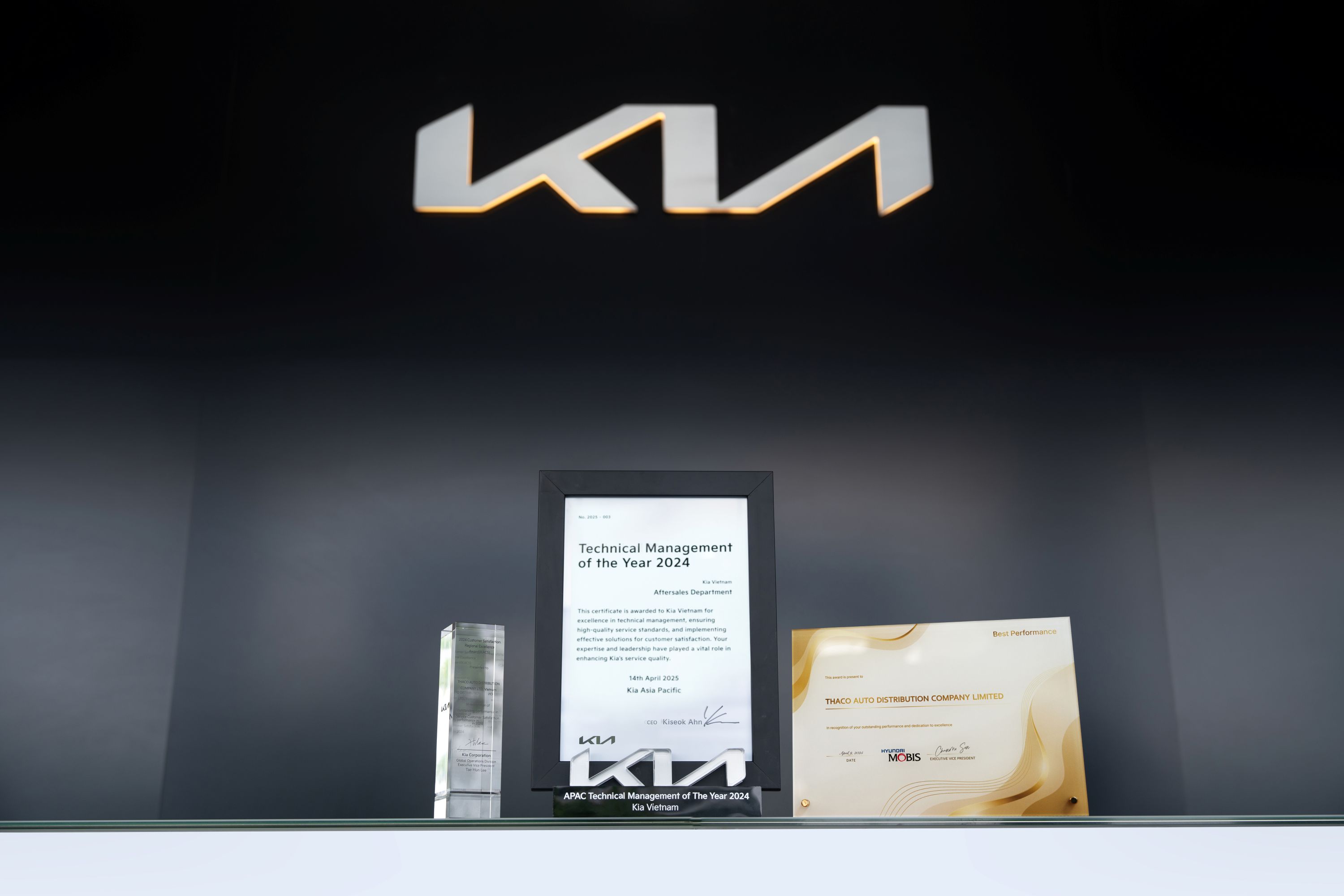 Ba giải thưởng quốc tế về chất lượng dịch vụ Kia Việt Nam vinh dự nhận được từ Tập đoàn Kia