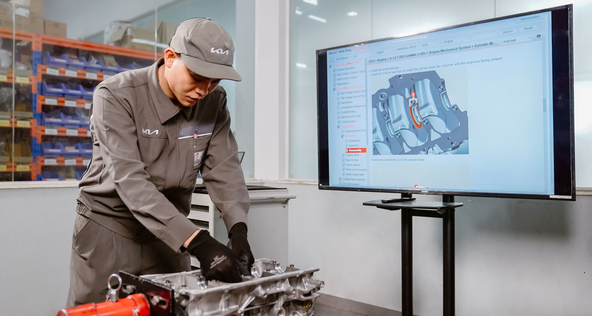 Hình Đội ngũ kỹ thuật viên giàu chuyên môn, tận tâm phục vụ-1